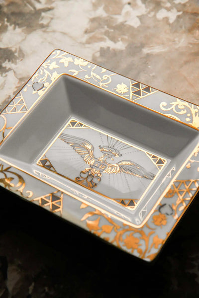 Tray Eagle – Kosmo