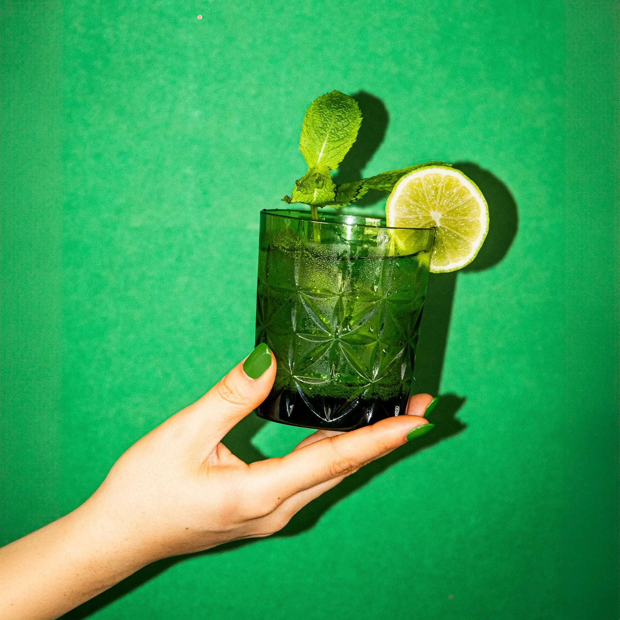 Why-Retailers-Should-Stock-Baci-Milano-The-Demand-for-Bold-Exclusive-Tableware Amprio Milano