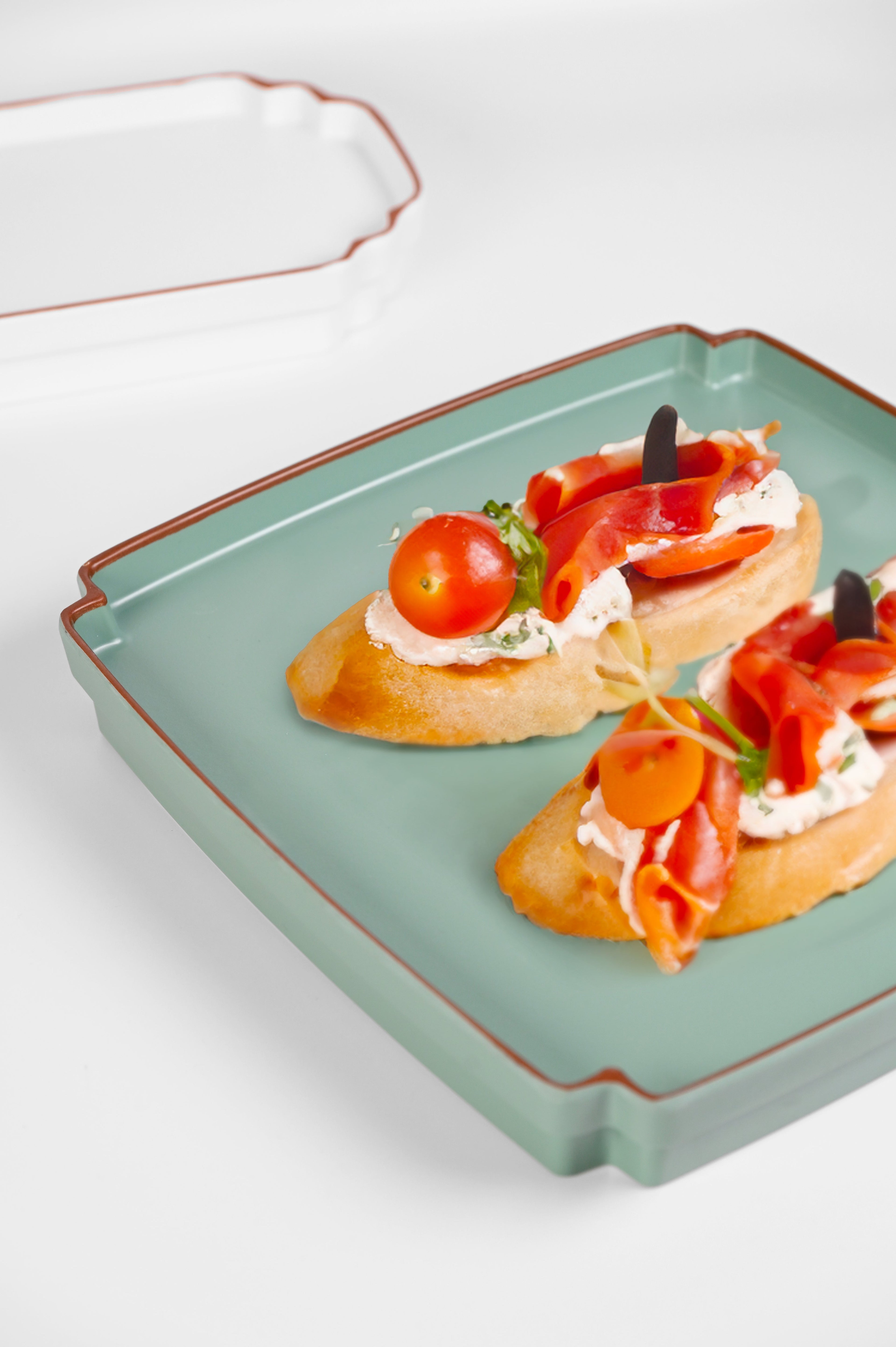 Suhoor on a Dubai Balcony: Compact Hosting, Luxe Look Amprio Milano