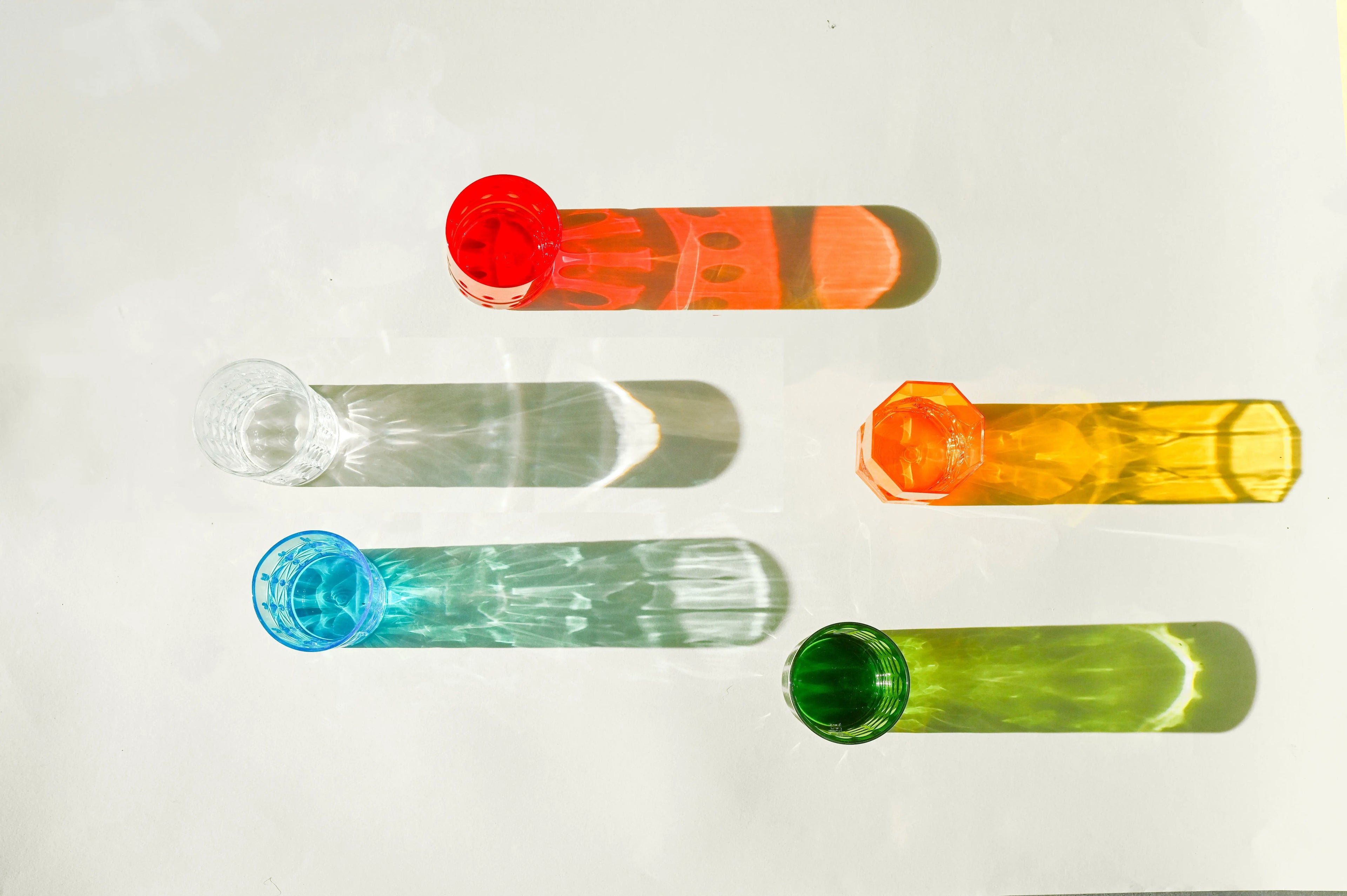 Glamorous-Table-Settings-for-Yacht-Dinners-From-Melamine-to-Glassware Amprio Milano