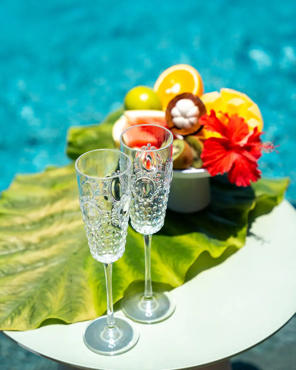 How Outdoor Tableware Enhances Rooftop and Poolside Dining Experiences in Dubai