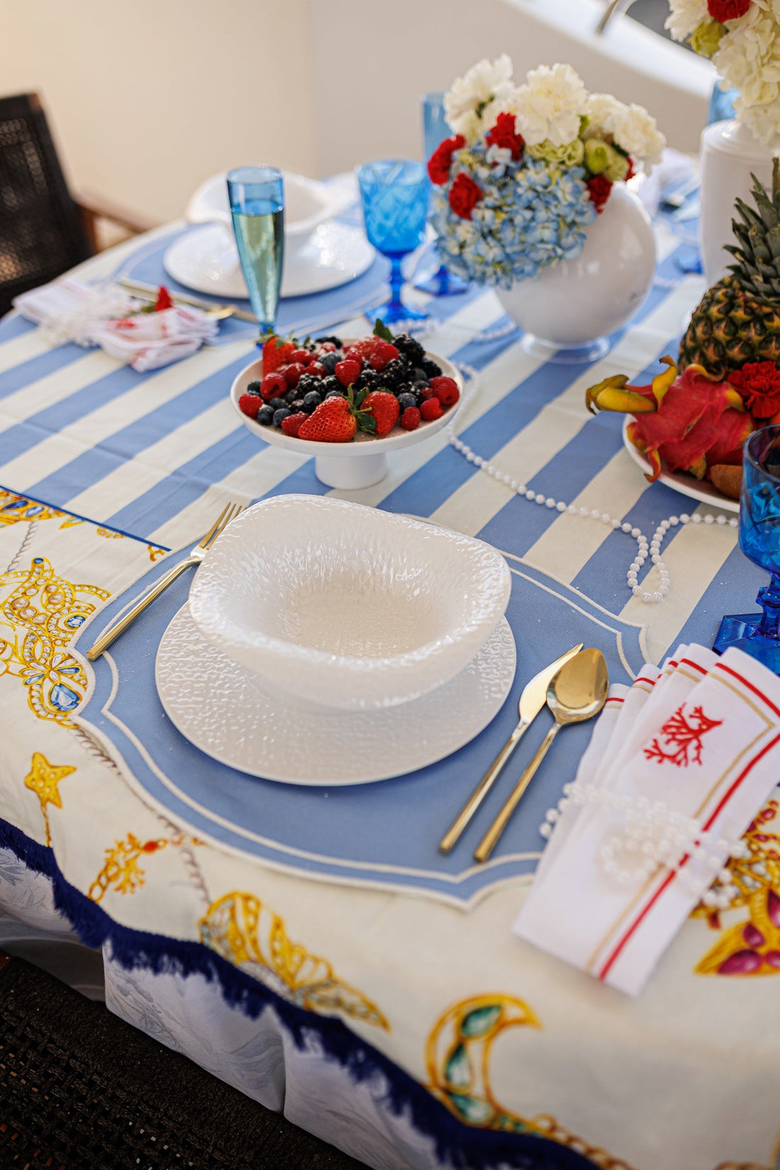 How to Set a Table: A Step-by-Step Place Setting Guide