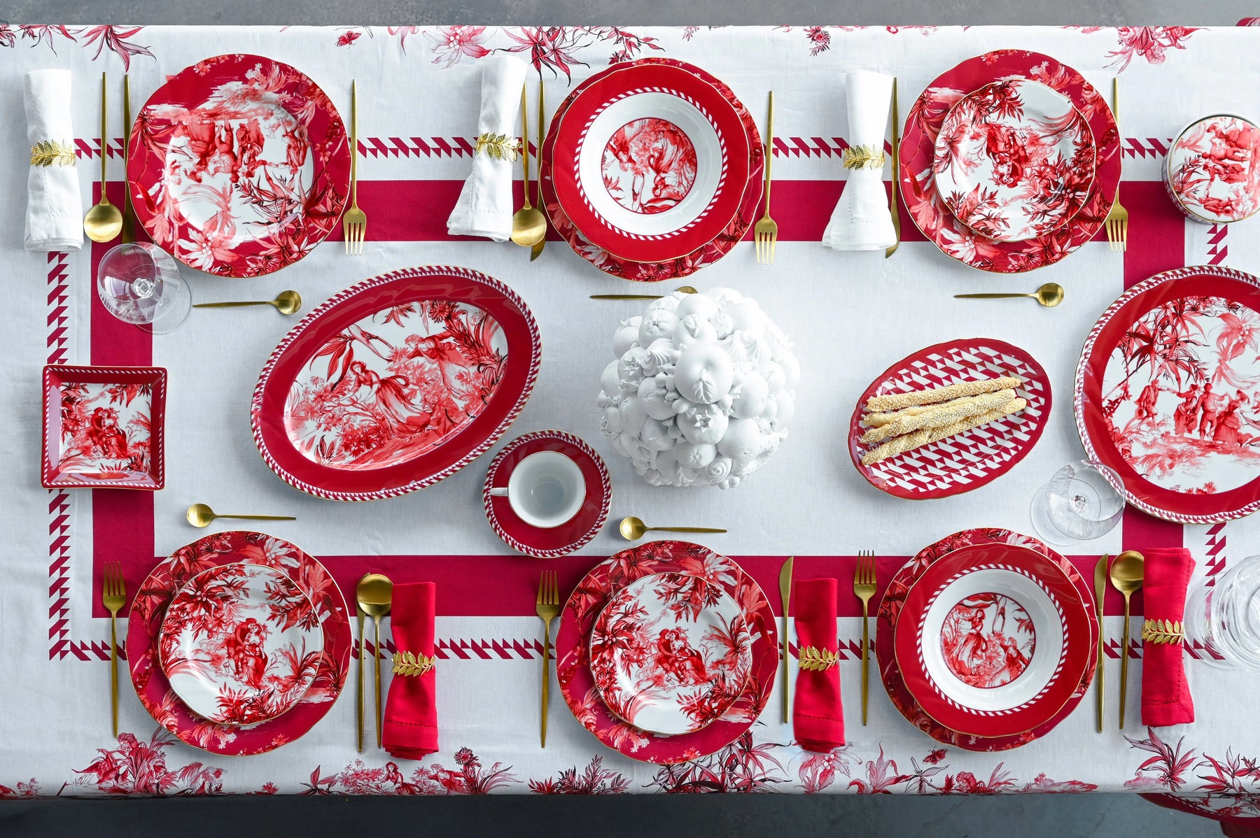 Hosting in Style: How to Impress Your Guests with Unique Tableware Sets