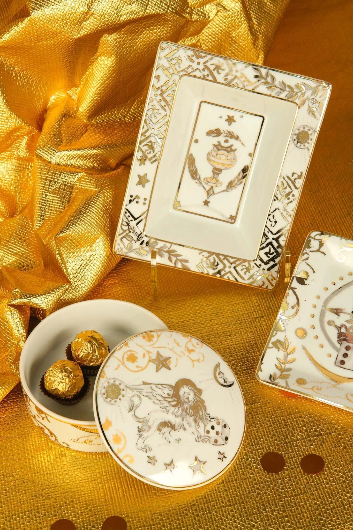 Dubai Desk Decor: Joyful Animal Accents for Small Spaces Amprio Milano