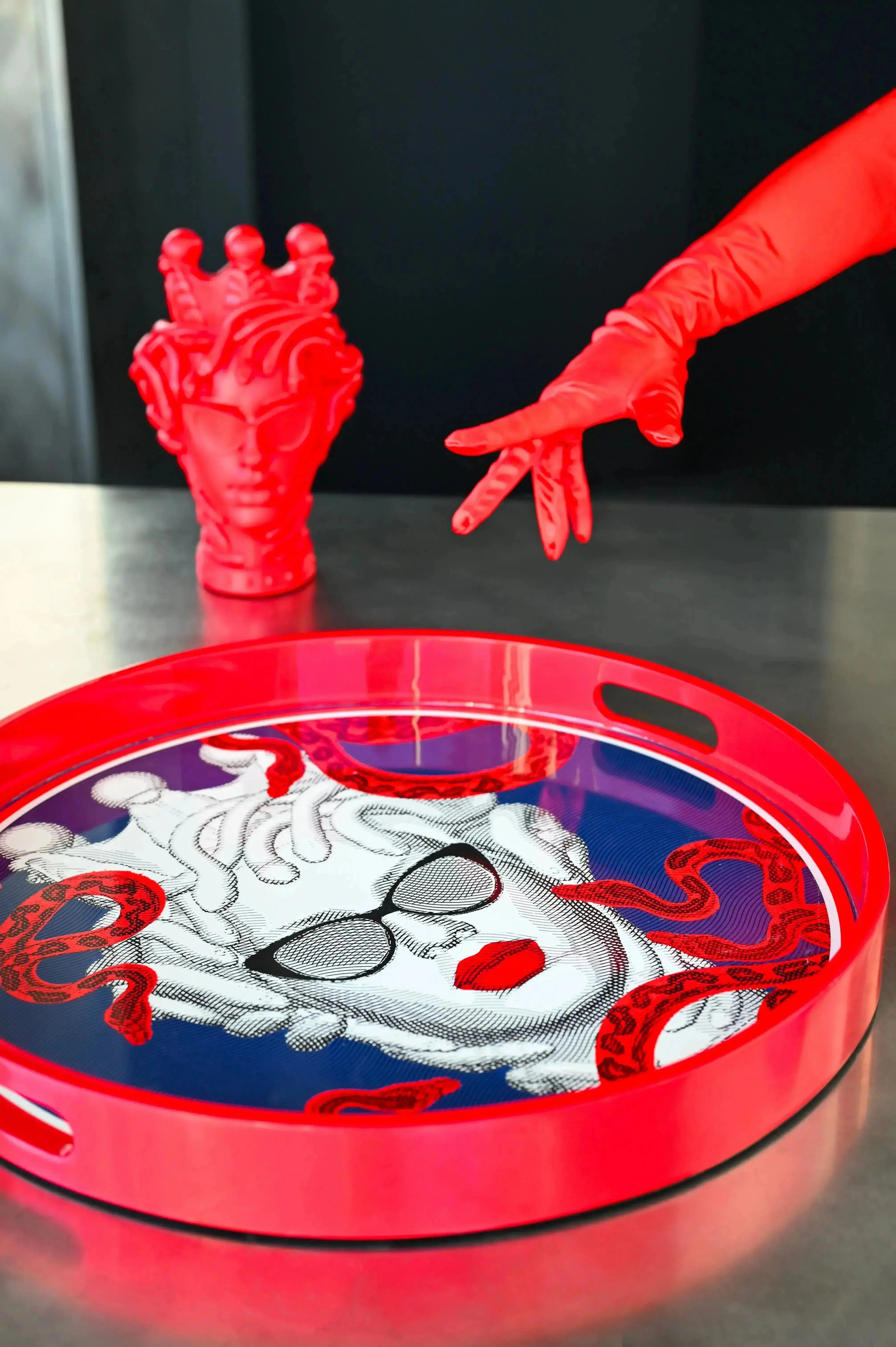 Dubai-Spa-Suite-Trays-Art-Led-Pieces-Guests-Notice Amprio Milano