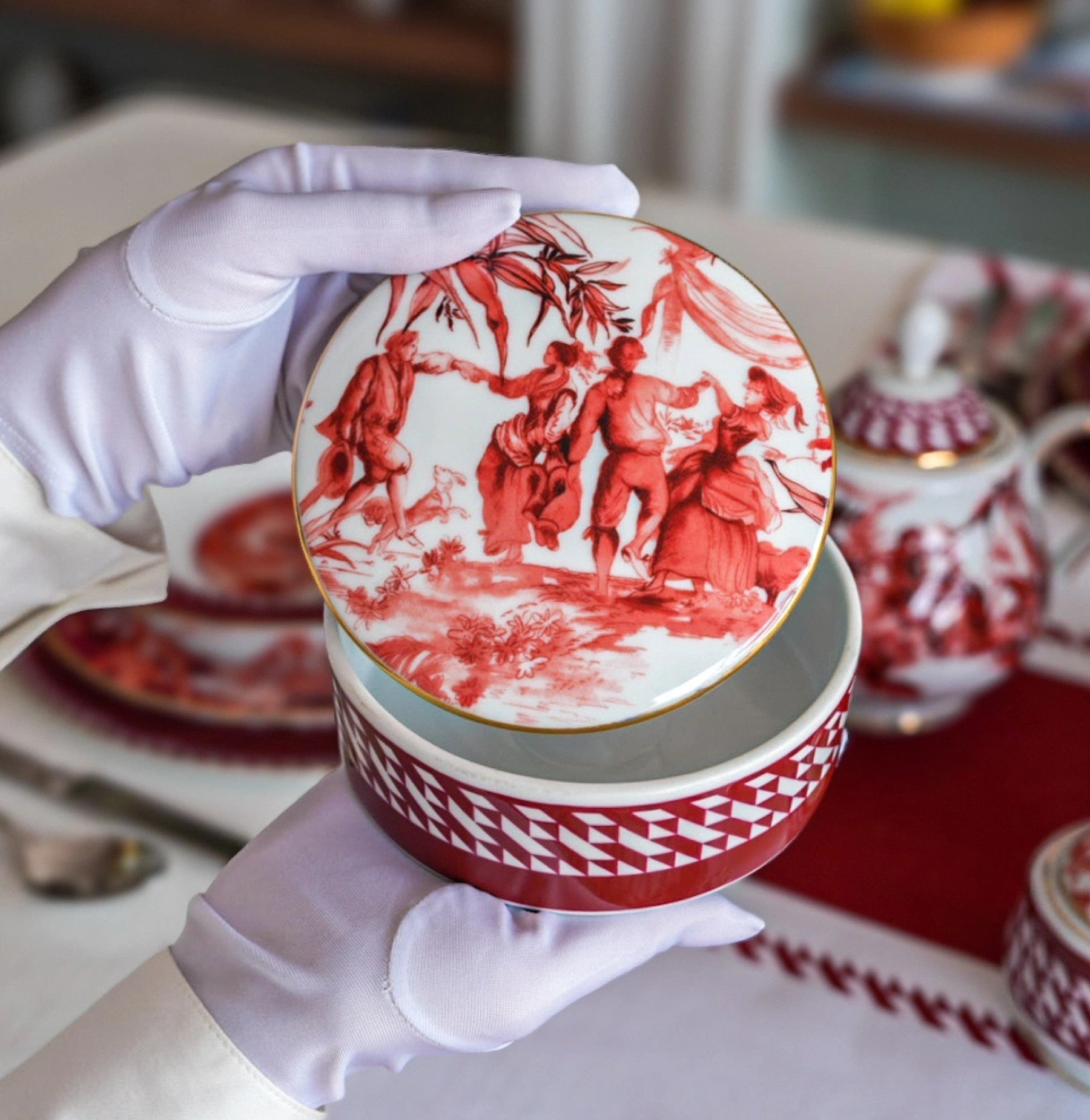 44 Pieces Dinner & Tea Set for 6 — Le Rouge