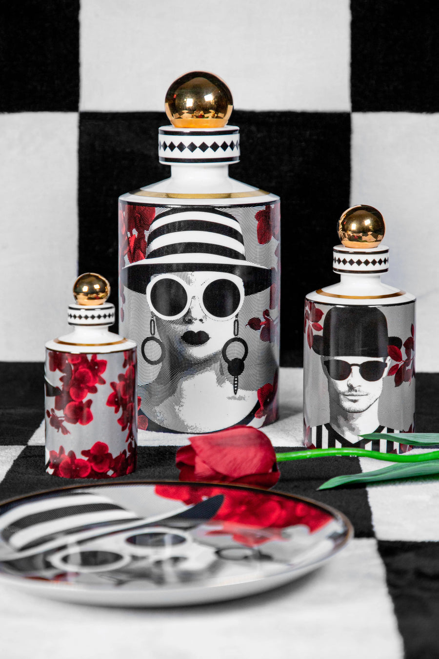 Bottle With Sphere - Magnum Mrs. White / Mr. Black - Gli inseparabili - Amprio Milano