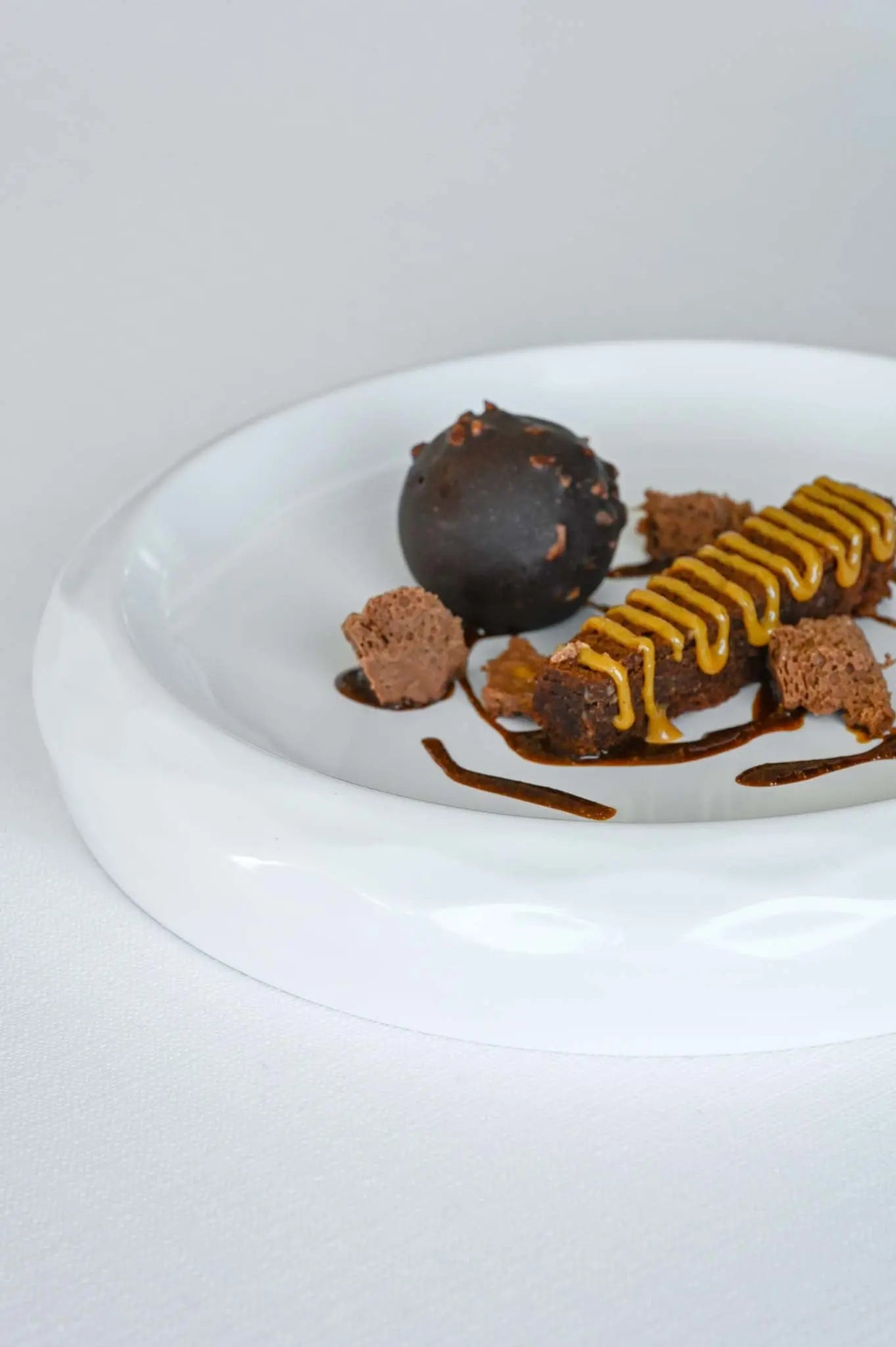 Melamine Low Plate Satellite - Avant Guard - Amprio Milano