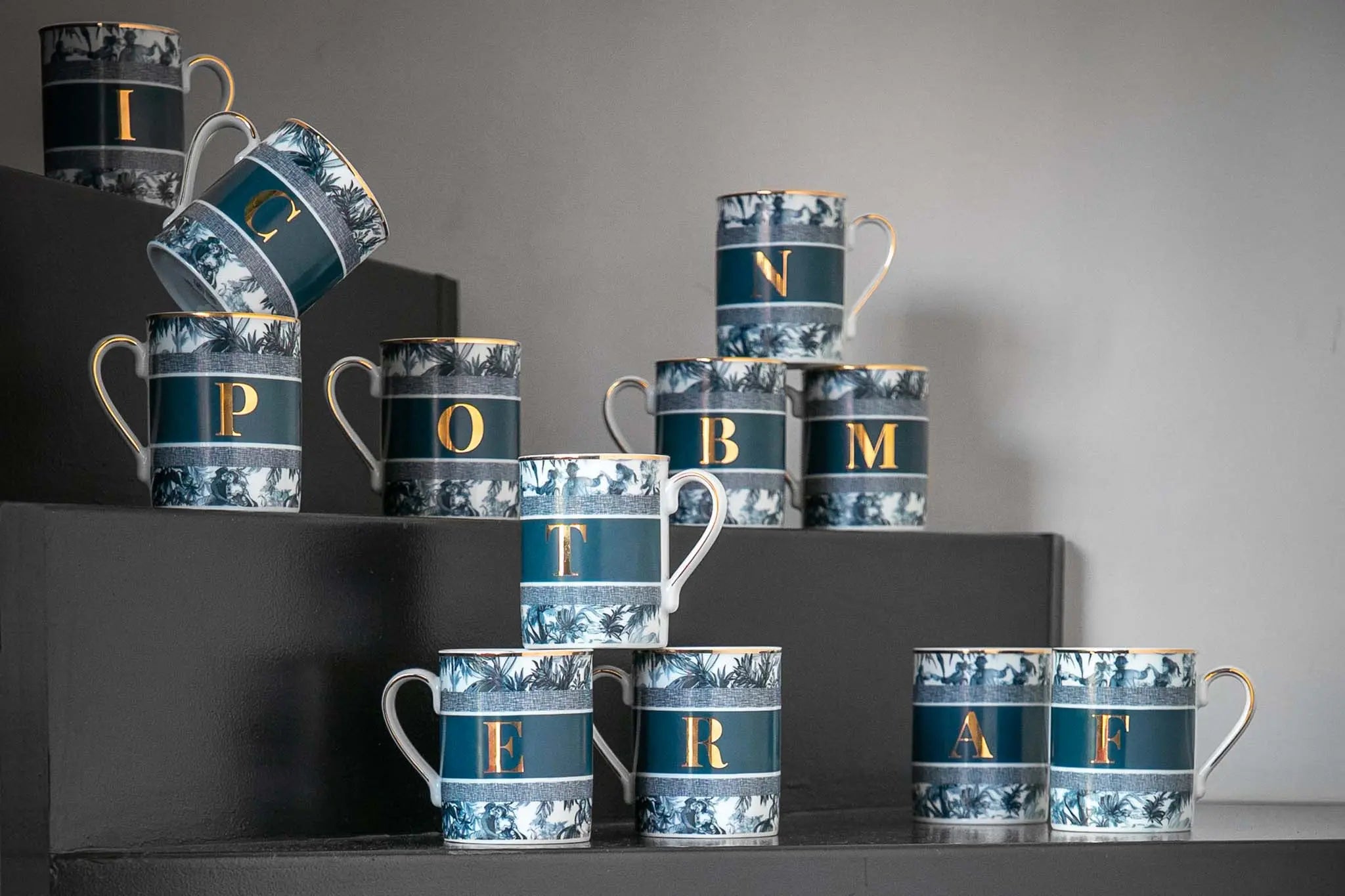 Mug Letter F – Alphabet – Amprio Milano