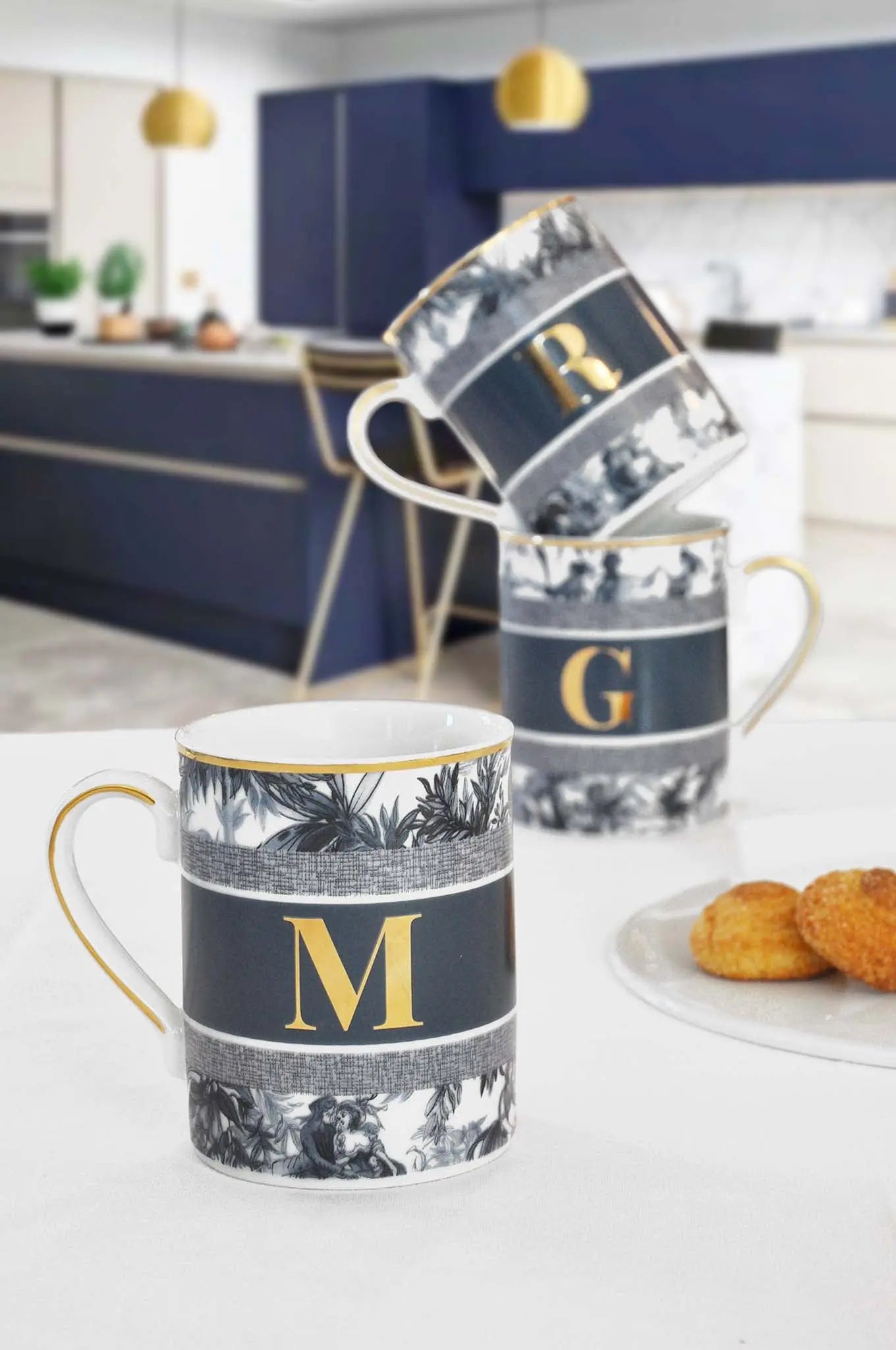 Mug Letter M – Alphabet – Amprio Milano