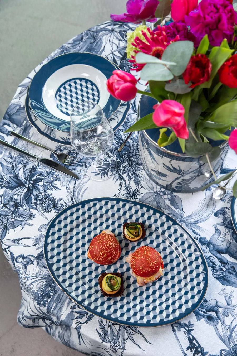 Oval Plate - Versailles - Amprio Milano