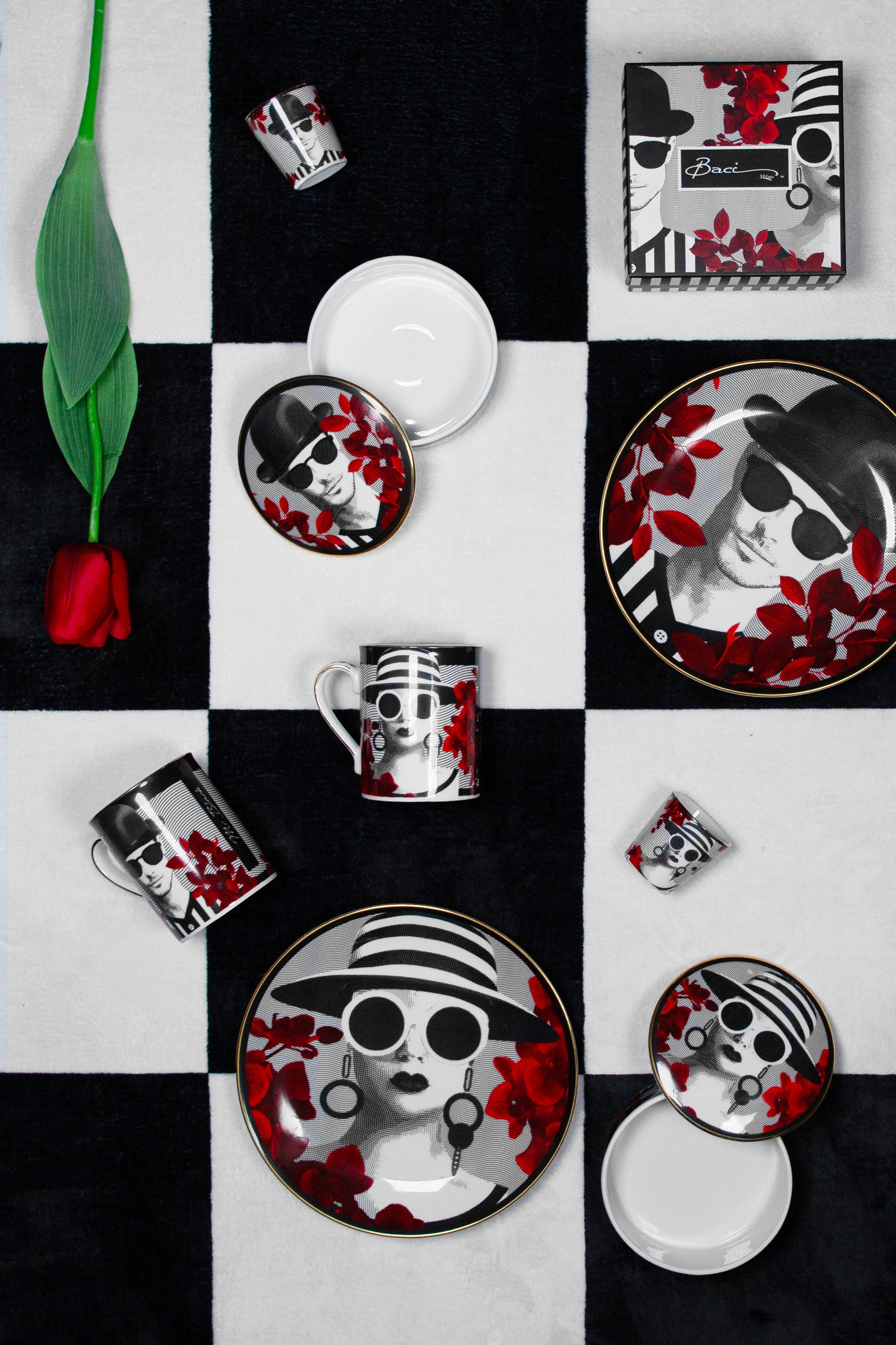 Plate Mrs. White / Mr. Black - Gli inseparabili - Amprio Milano