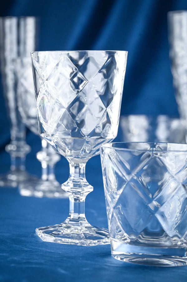 كأس النبيذ - هتافات