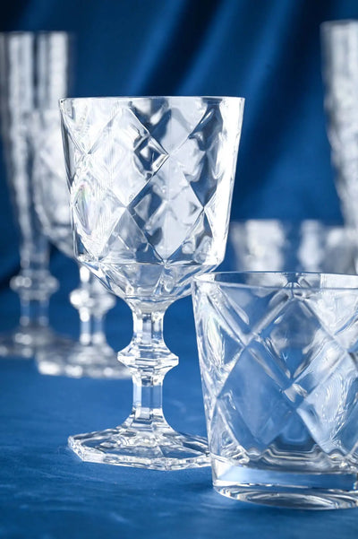 كأس النبيذ - هتافات