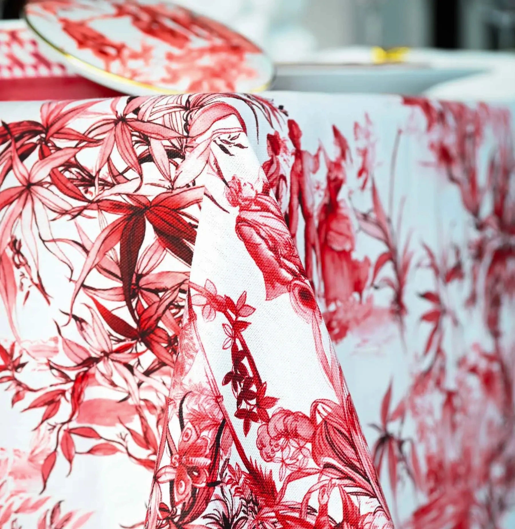 80 Pieces Dinner, Tea & Décor Set for 12 — Le Rouge